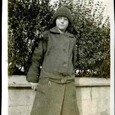 unidentified girl (ARC499-8)