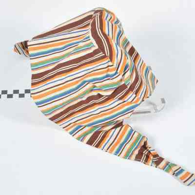 Woman's cotton bonnet