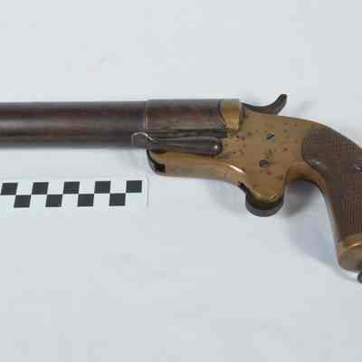 Flare gun