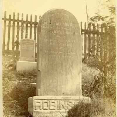 Gravestone of Colonel Israel Robinson