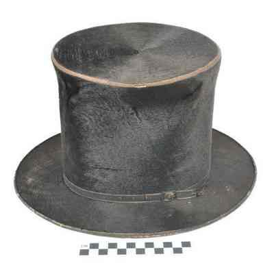 Dark brown beaver top hat
