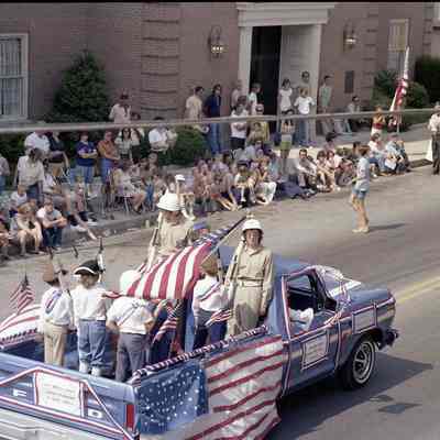 Centennial parade celebrating July 4, 1976