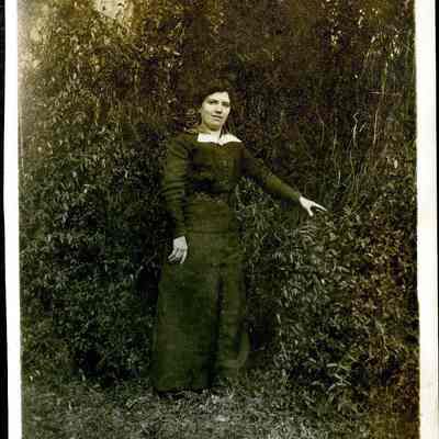 unidentified woman (ARC499-13)