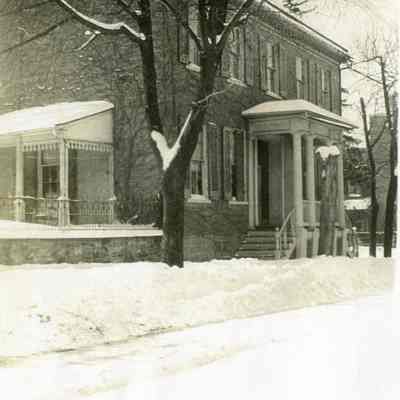 Crane house at the corner of Washington and S. Samuel streets