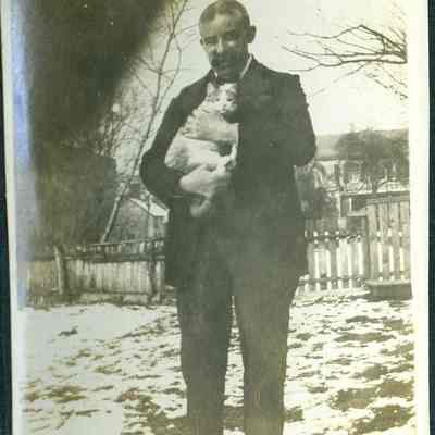 unidentified man and cat (ARC499-15)