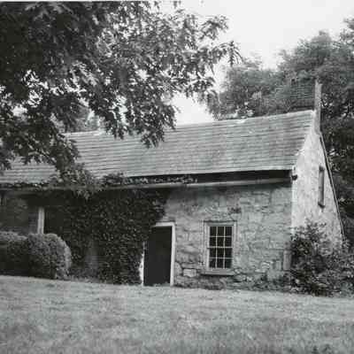 Stone kitchen at Happy Retreat