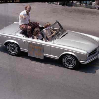 Centennial parade celebrating July 4, 1976