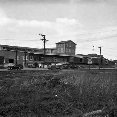 Miller Chemical and Ferlizer Company destroyed by fire, 1972