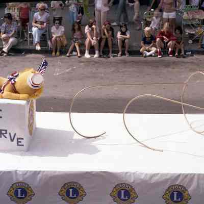 Centennial parade celebrating July 4, 1976