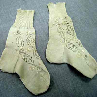 Child's white cotton or linen socks: Origformat: Other
