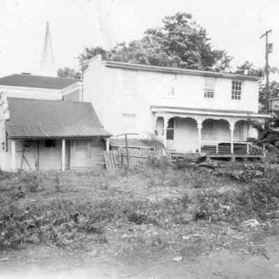 Iron Rail Inn and Cellar Pub