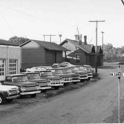Ford dealership (IMG2143011)