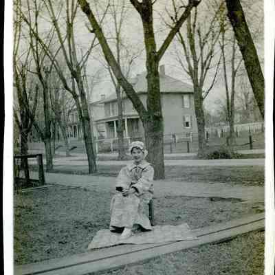 unidentified girl (ARC499-27)