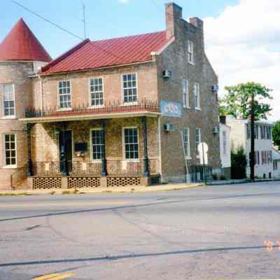 Iron Rail Inn and Cellar Pub