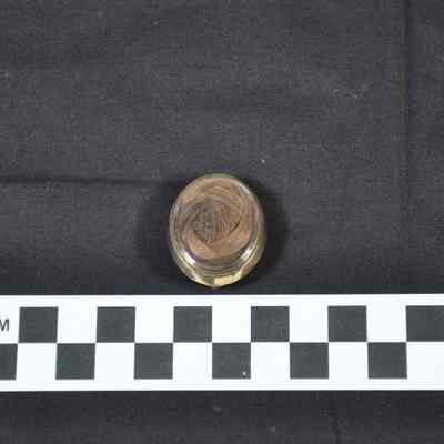 Oval mourning brooch