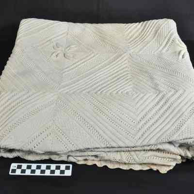 Off-white heavy cotton coverlet