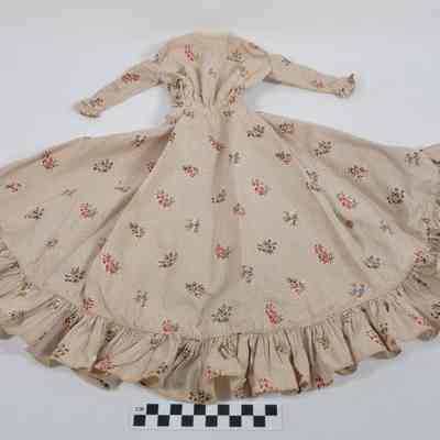 Long-sleeved light brown patterned doll dress