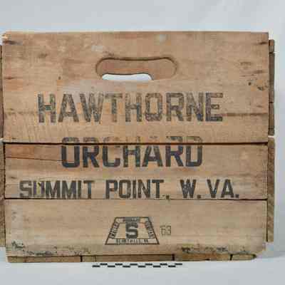 Wooden apple box from Hawthorne Orchard