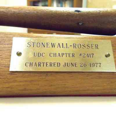 Oak gavel chained to base