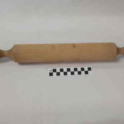 Wooden one-piece rolling pin
