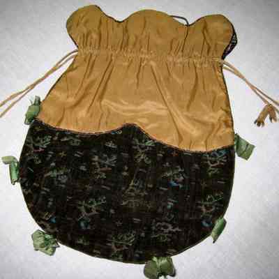 Drawstring purse