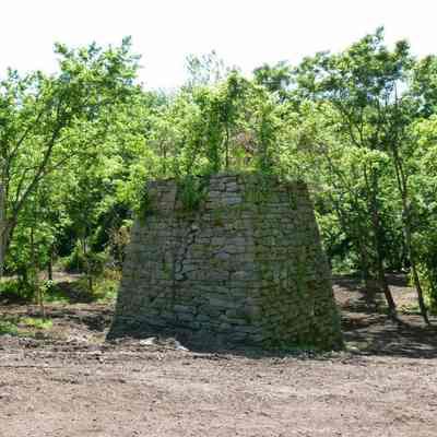 Shannondale iron furnace: Copyright: E. C. Field; Origformat: Other