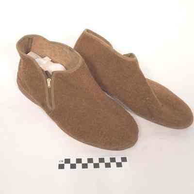 Brown wool-felt slippers
