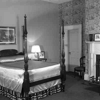 Claymont Court bedroom