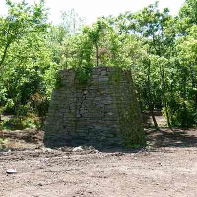 Shannondale iron furnace: Copyright: E. C. Field; Origformat: Other