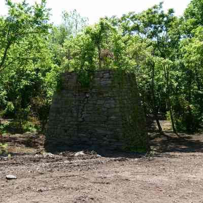Shannondale iron furnace: Copyright: E. C. Field; Origformat: Other