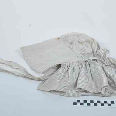 White bonnet with thin black stripes