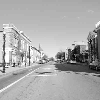 Looking east on Washington Street from the court house