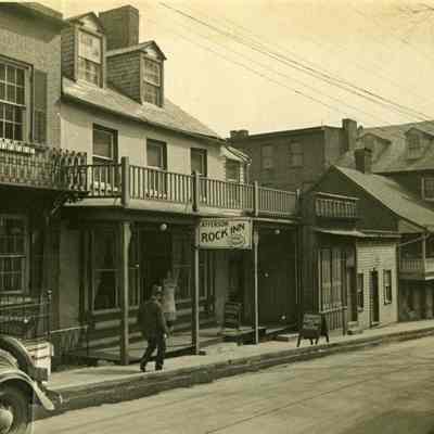 Roeder's Confectionary and Jefferson Rock Inn, 1939s