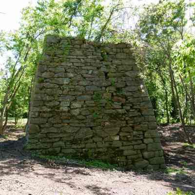 Shannondale iron furnace: Copyright: E. C. Field; Origformat: Other