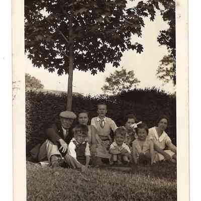 Front L to R: Harold M. Welsh, Bobby Welsh, ? Back L to R: Tommy Buchanan Welsh, Dot E. Webb, Martin D. "Skeeter" Welsh, Jr., ?, Laura E. Welsh: IMG2025.026.001 (29)
