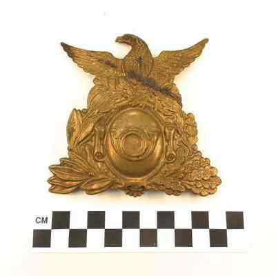 Brass shako plate for French-made chasseur uniforms