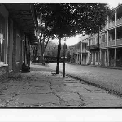 Looking west on Shenandoah Street