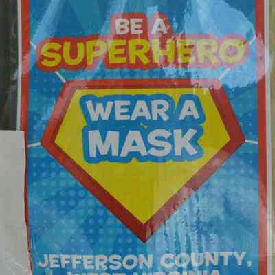 Pandemic sign on Washington St., Charles Town