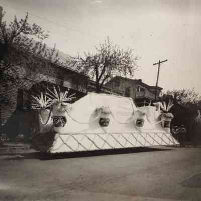 "Land of History" float