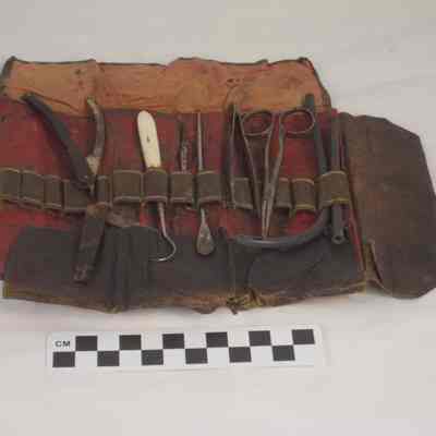 Kit with eight instruments