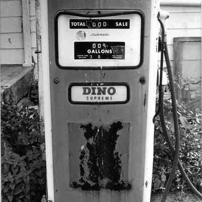 Moler's Crossroads and gas pump