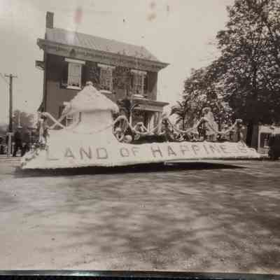 "Land of Happiness" float