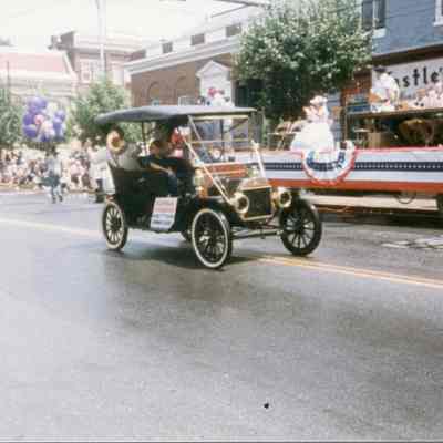 Bicentennial Parade in Charles Town