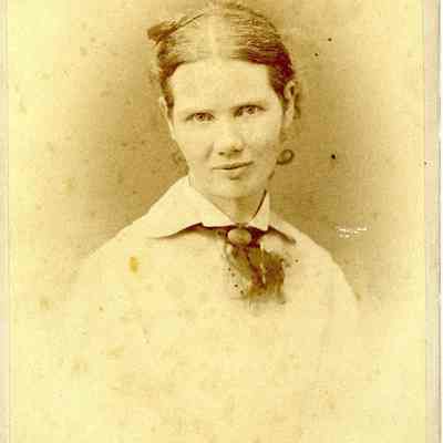 Louise Wood Brackett - about 30 years old