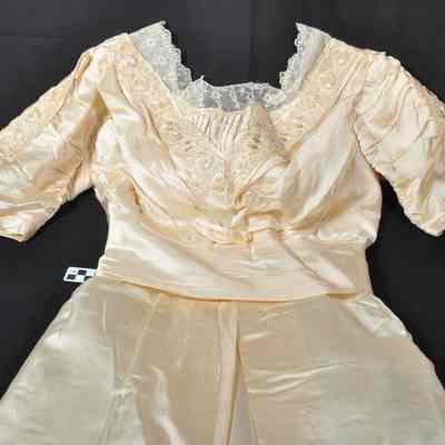 Ivory silk and lace wedding dress