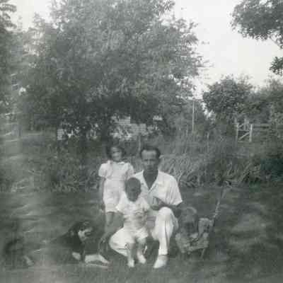 Elinor & Gary Kable with their father Donald McCarthy Kable