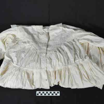 Long cotton dress with long sleeves