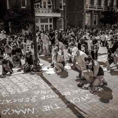 People kneeling during Black Lives Matter rally (IMG3915020)
