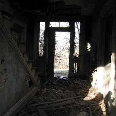 Interior view of front door and staircase (IMG3937006)