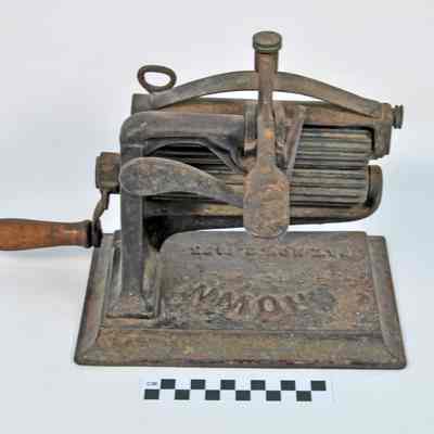 Fabric crimper with removable brass rollers